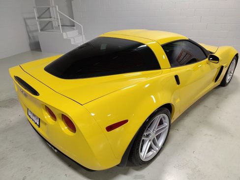 Used 2006 Chevrolet Corvette Z06 w/ Preferred Equipment Group image 7