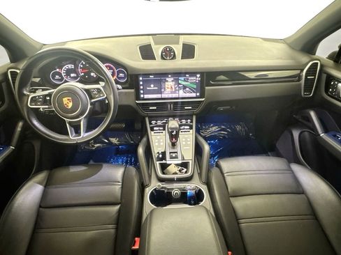 Used 2023 Porsche Cayenne Platinum Edition AWD/4WD image 22