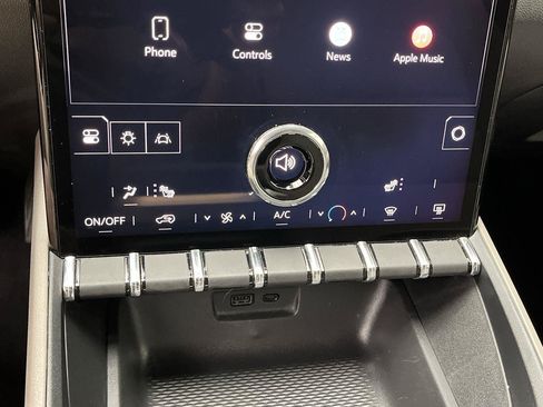 Certified 2025 GMC Terrain Elevation AWD/4WD image 19