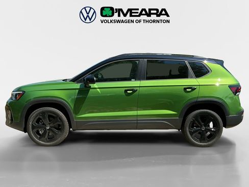 New 2025 Volkswagen Taos SE image 2