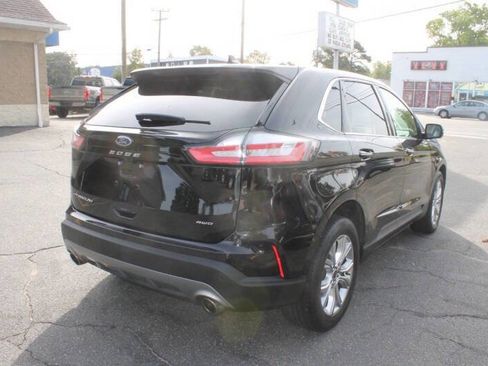 Used 2024 Ford Edge Titanium image 10