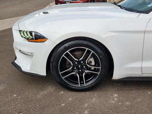 Used 2018 Ford Mustang Premium RWD image 9