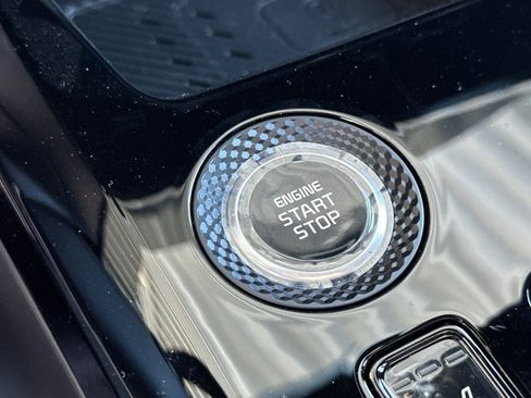 New 2026 Kia Niro FWD image 23