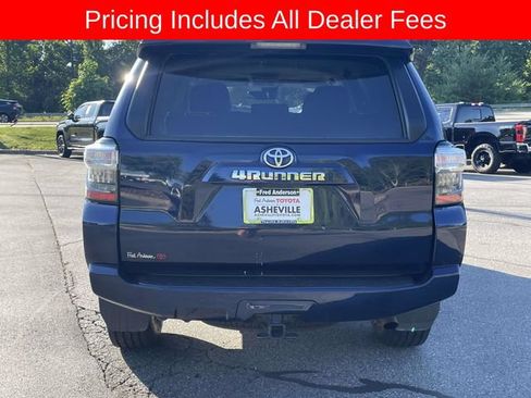 Used 2024 Toyota 4Runner SR5 AWD/4WD image 4