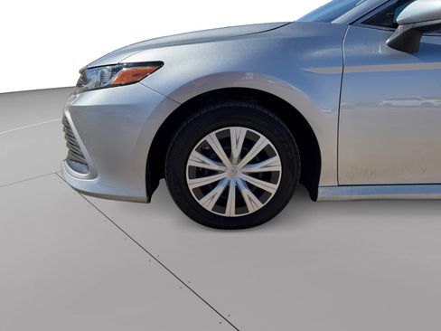 Used 2023 Toyota Camry LE image 9