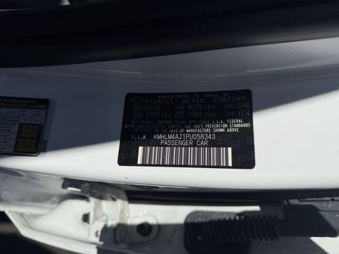 Used 2023 Hyundai Elantra Blue image 25