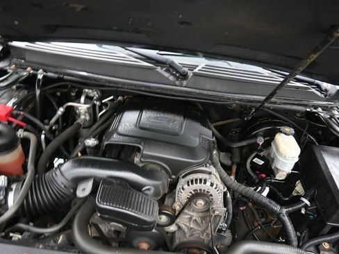 Used 2013 Chevrolet Tahoe LT AWD/4WD image 32