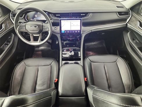 Used 2023 Jeep Grand Cherokee Limited w/ Black Appearance Package image 14