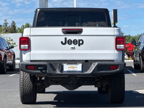 Used 2025 Jeep Gladiator Sport AWD/4WD image 6