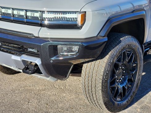 New 2025 GMC Hummer EV 2X image 8