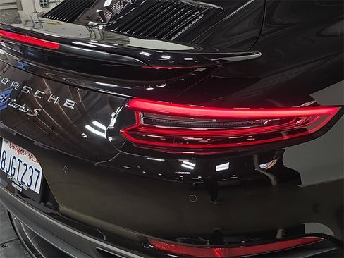 Used 2019 Porsche 911 Turbo S image 30