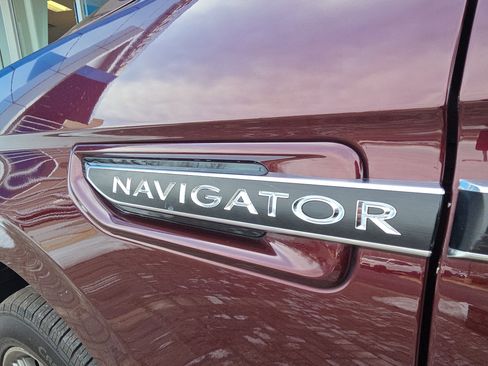 Used 2018 Lincoln Navigator L Black Label w/ Cargo Package image 11