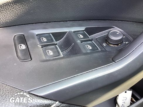 Used 2024 Volkswagen Jetta SE FWD image 18