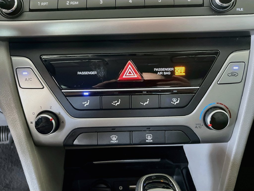 Used 2018 Hyundai Elantra SE w/ Cargo Package FWD image 14