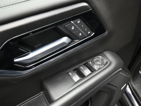 Used 2025 GMC Yukon XL Denali image 11