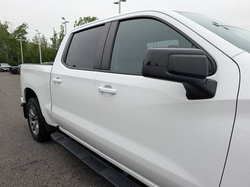 Used 2022 Chevrolet Silverado 1500 RST AWD/4WD image 12