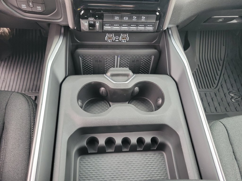New 2027 RAM 3500 Big Horn AWD/4WD image 21
