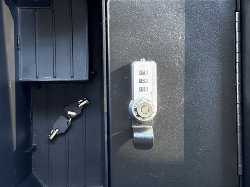 Used 2024 Toyota Tundra Limited image 32