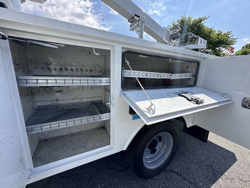 Used 2014 Ford F550 2WD Regular Cab Super Duty image 14