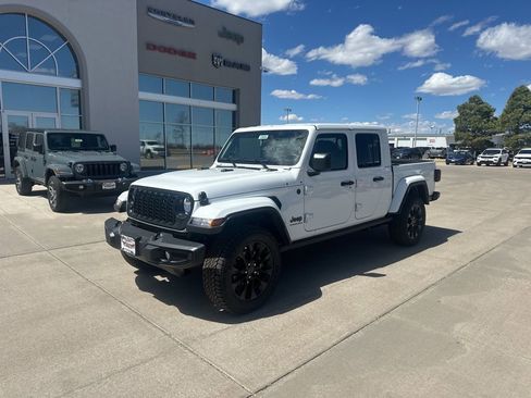New 2025 Jeep Gladiator Sport AWD/4WD image 1