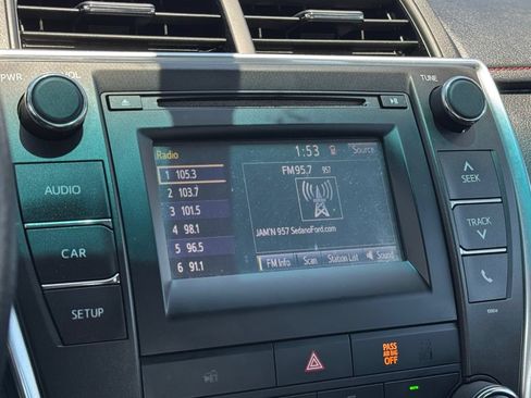 Used 2017 Toyota Camry SE FWD image 14