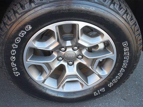 Used 2021 Jeep Cherokee Trailhawk w/ Trailer Tow Group image 27