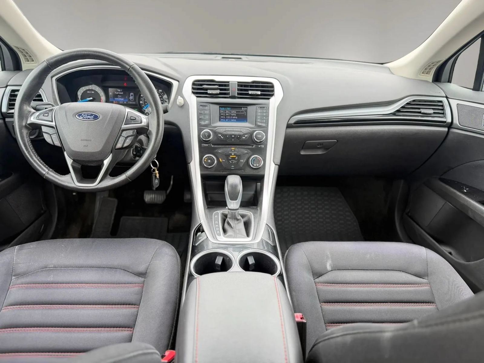 Used 2014 Ford Fusion SE w/ Equipment Group 201A FWD image 7