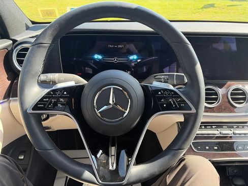 Used 2023 Mercedes-Benz E 450 4MATIC Sedan image 5