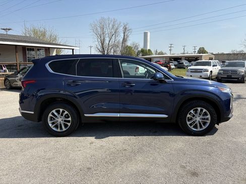 Used 2019 Hyundai Santa Fe SEL image 2