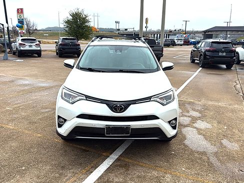 Used 2017 Toyota RAV4 Platinum image 4