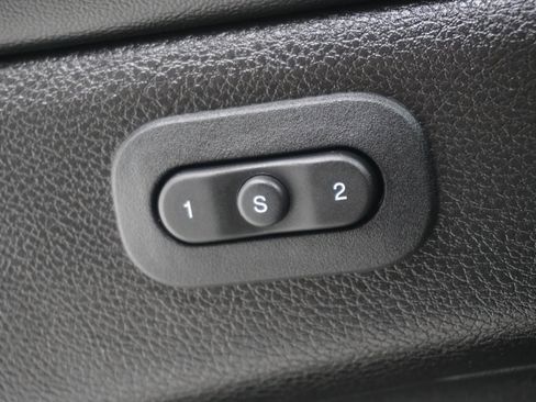 Used 2020 Jeep Grand Cherokee Limited w/ Luxury Group II image 16