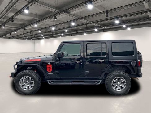 Used 2018 Jeep Wrangler Unlimited Rubicon w/ Connectivity Group image 4