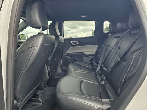 Certified 2025 Jeep Compass Limited AWD/4WD image 19