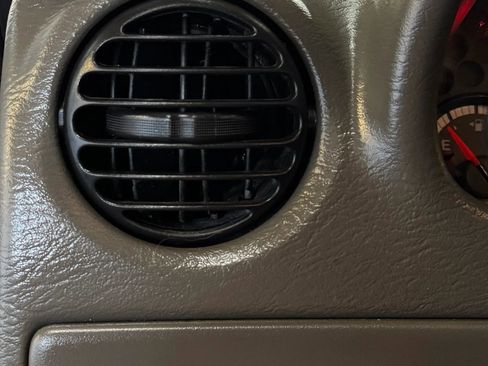 Used 2007 Jeep Liberty Sport AWD/4WD image 13