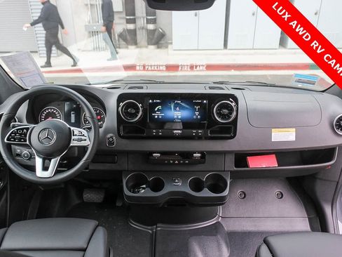 Used 2023 Mercedes-Benz Sprinter 2500 image 5