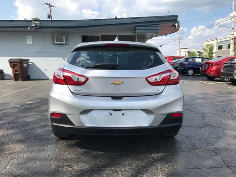 Used 2017 Chevrolet Cruze LT w/ Convenience Package FWD image 6