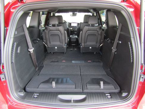 New 2027 Chrysler Pacifica Select AWD/4WD image 35
