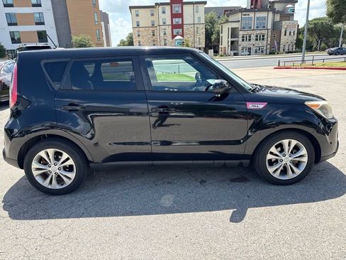 Used 2015 Kia Soul + FWD image 6