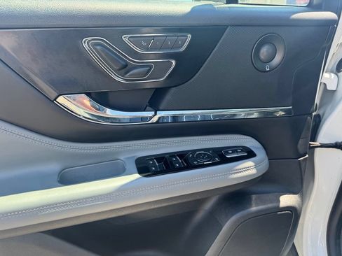 Used 2020 Lincoln Corsair Reserve AWD/4WD image 17