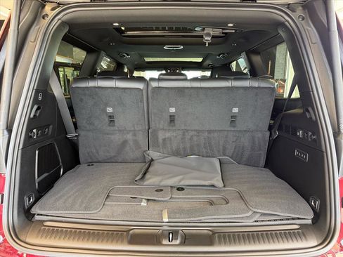 New 2026 Jeep Grand Wagoneer 4WD image 16