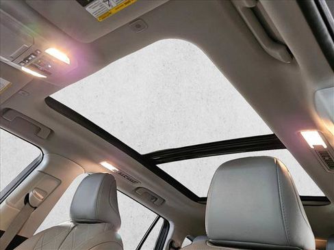 Used 2023 Toyota Highlander Platinum FWD image 15