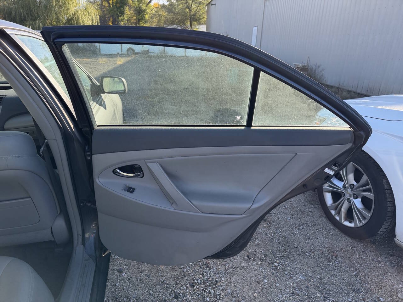 Used 2011 Toyota Camry LE FWD image 26
