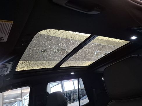 Used 2022 GMC Yukon Denali w/ Denali Premium Package AWD/4WD image 33