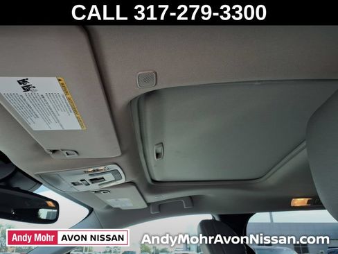 Used 2025 Toyota Sienna XLE FWD image 21