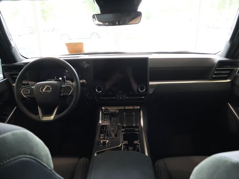 New 2026 Lexus GX 550 AWD/4WD image 26