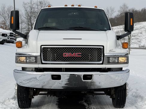 Used 2005 GMC TopKick C4500 4x4 Crew Cab image 3