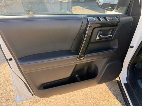 Used 2020 Toyota 4Runner TRD Off-Road AWD/4WD image 20