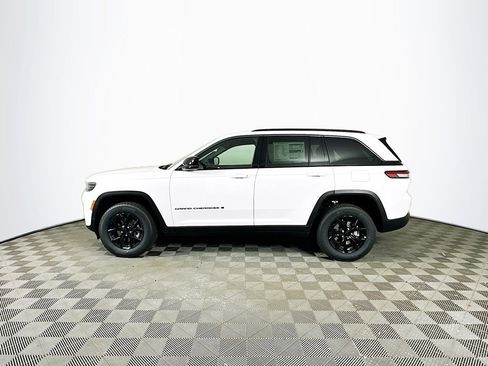 New 2026 Jeep Grand Cherokee Altitude AWD/4WD image 5
