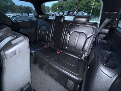 Used 2018 Ford Expedition Limited w/ Equipment Group 301A AWD/4WD image 18