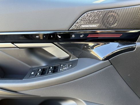 Used 2025 BMW 530i xDrive w/ M Sport Package image 17